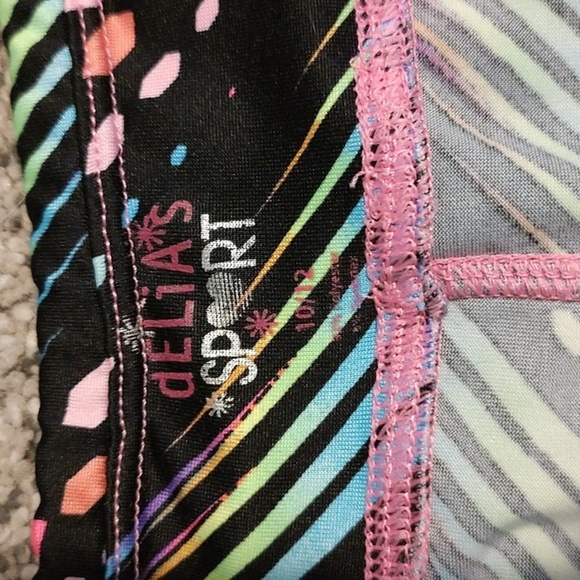 DELIAS SPORT Colorful Patterned Shorts and Headband Set - Picture 4 of 6